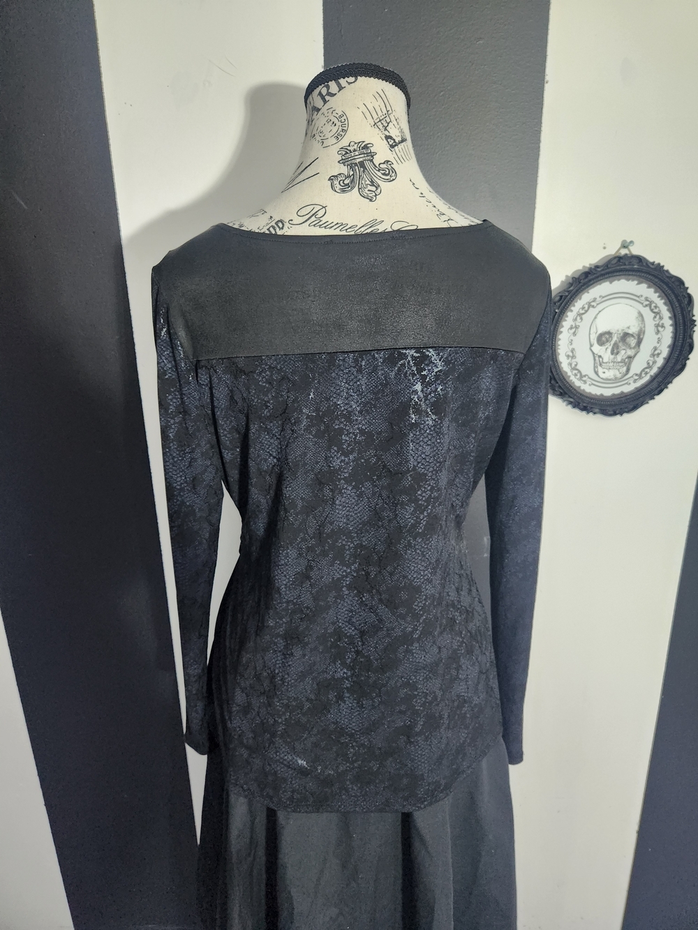 Medusa Snakeskin Top - Picture 5 of 6
